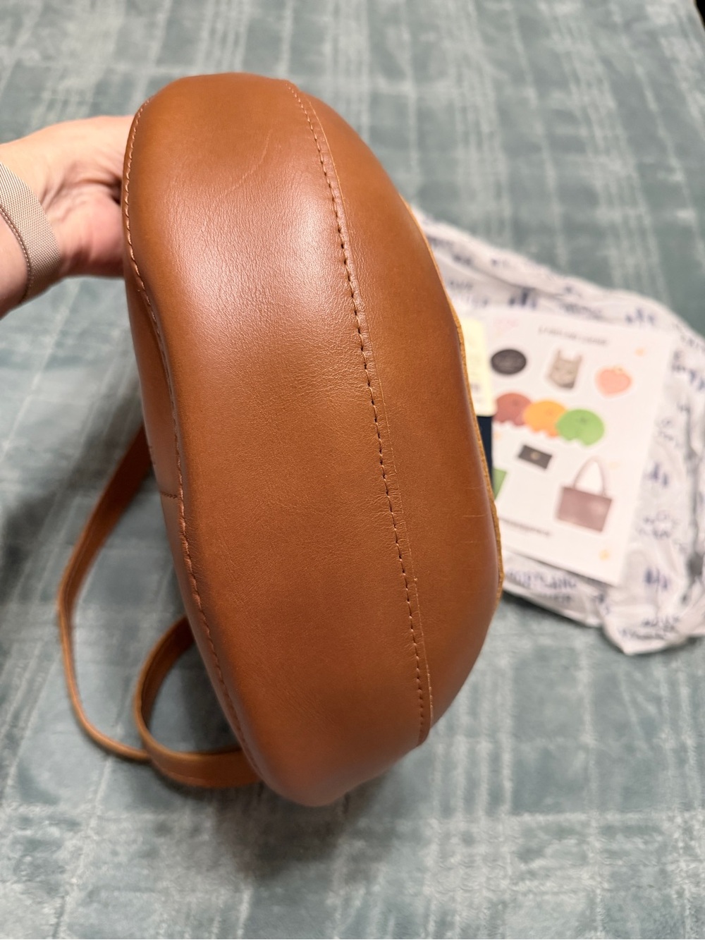 Portland Leather, Honey, Large Koala Crossbody Bag - Picture 5 of 10